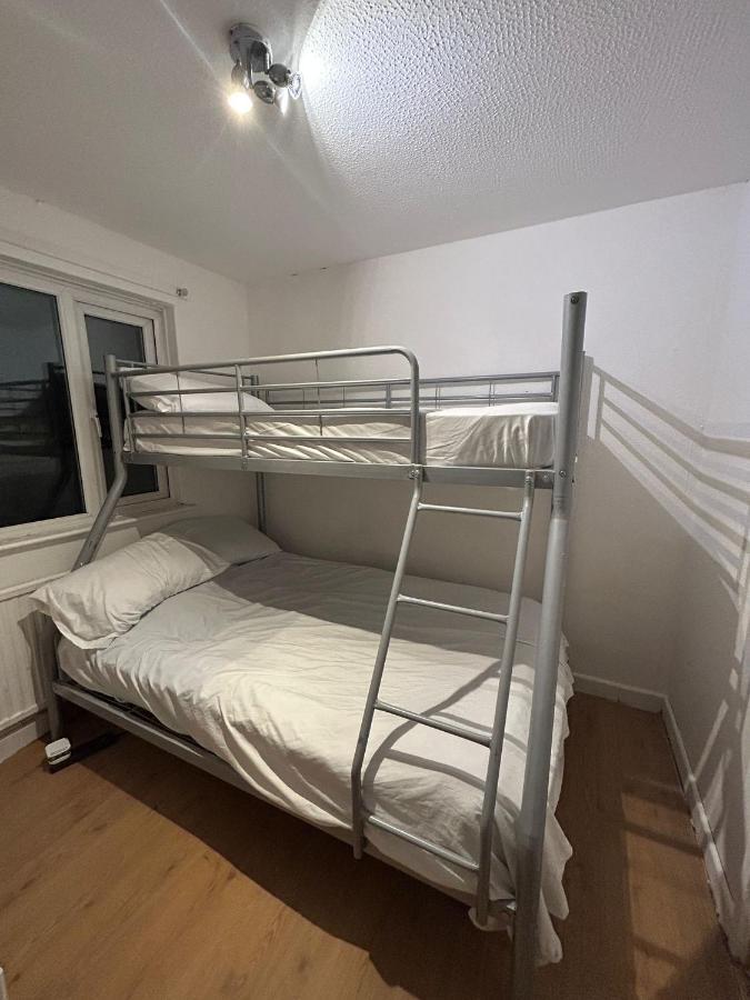Home Away In A Close Thamesmead  外观 照片